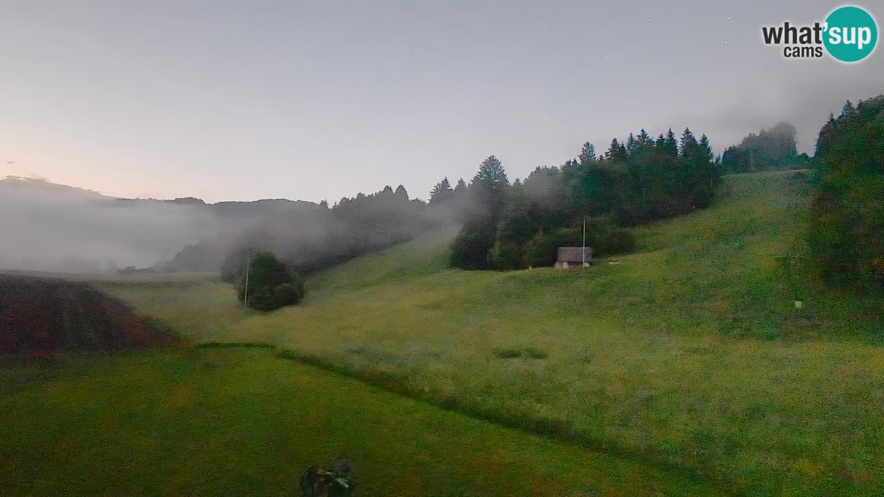 Spletna kamera Smučišče Senožeta – smučarsko središče v Srednji vasi pri Bohinju