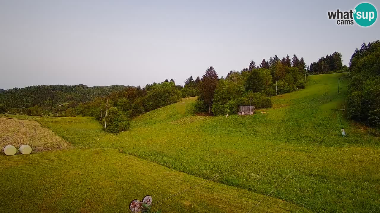 Spletna kamera Smučišče Senožeta – smučarsko središče v Srednji vasi pri Bohinju