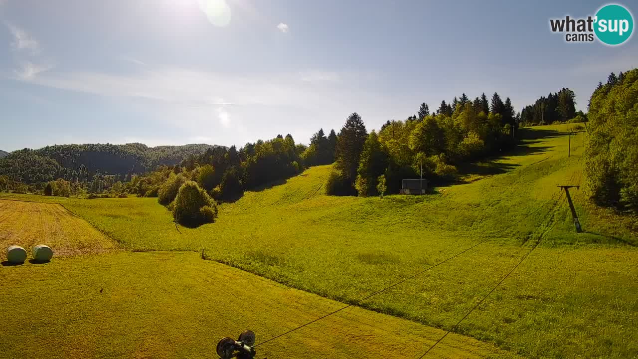 Spletna kamera Smučišče Senožeta – smučarsko središče v Srednji vasi pri Bohinju