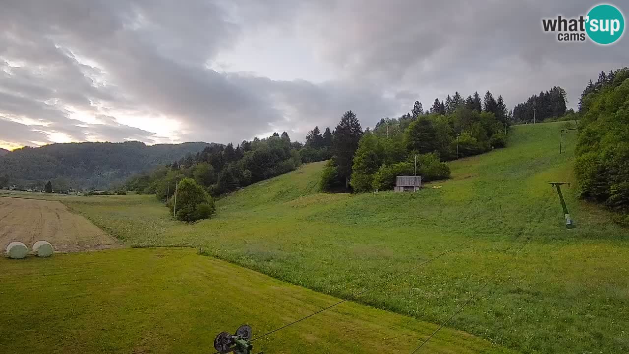 Spletna kamera Smučišče Senožeta – smučarsko središče v Srednji vasi pri Bohinju
