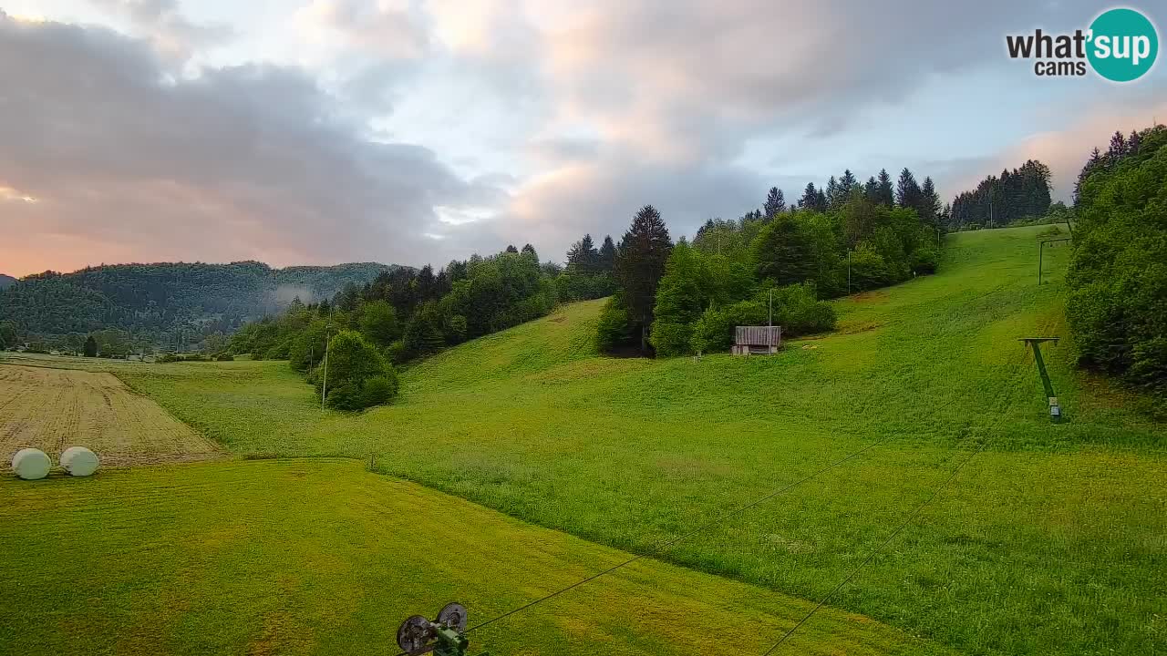 Spletna kamera Smučišče Senožeta – smučarsko središče v Srednji vasi pri Bohinju
