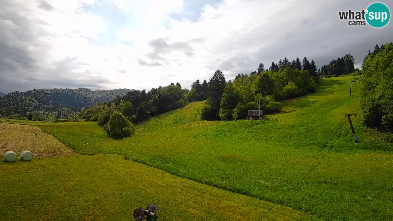 Spletna kamera Smučišče Senožeta – smučarsko središče v Srednji vasi pri Bohinju