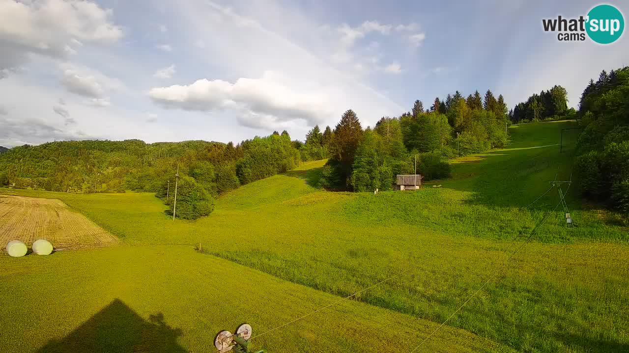Spletna kamera Smučišče Senožeta – smučarsko središče v Srednji vasi pri Bohinju