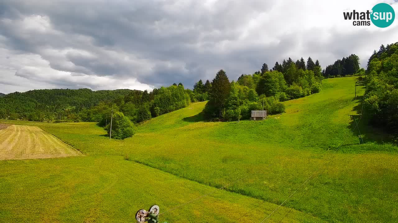 Spletna kamera Smučišče Senožeta – smučarsko središče v Srednji vasi pri Bohinju