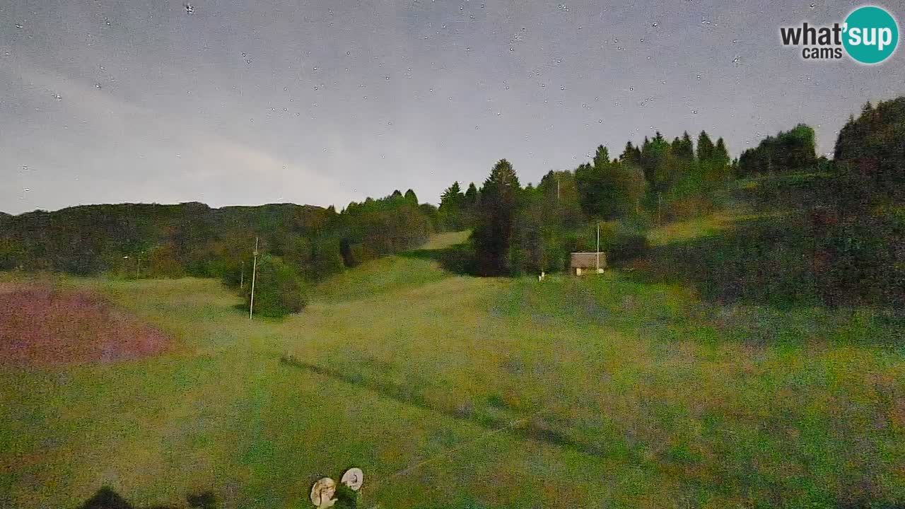 Spletna kamera Smučišče Senožeta – smučarsko središče v Srednji vasi pri Bohinju
