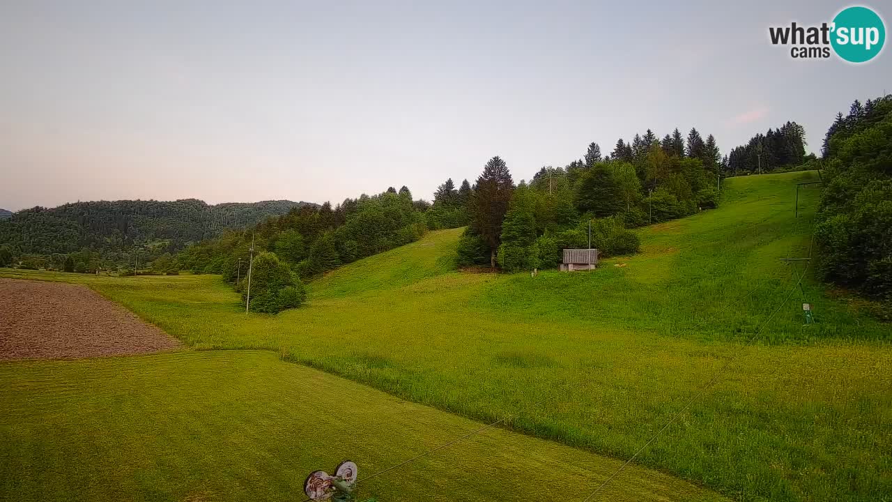 Web kamera Smučišče Senožeta – Skijalište u Srednjoj Vasi kod Bohinja