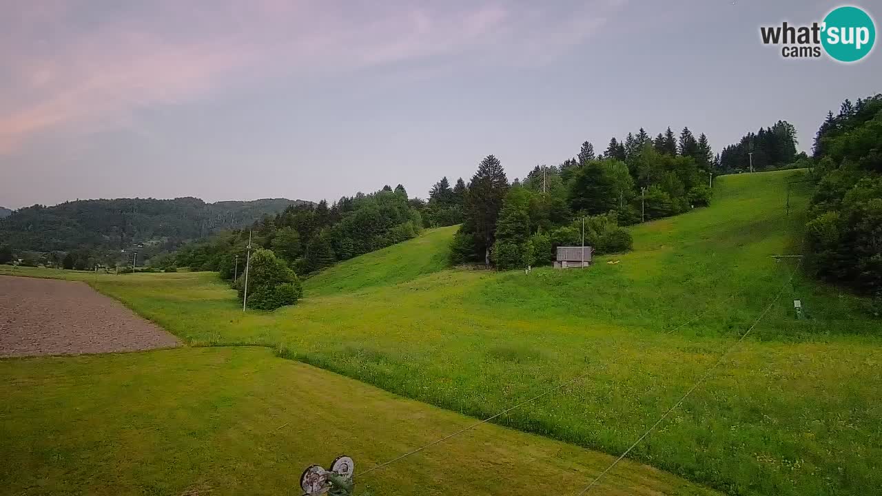 Spletna kamera Smučišče Senožeta – smučarsko središče v Srednji vasi pri Bohinju