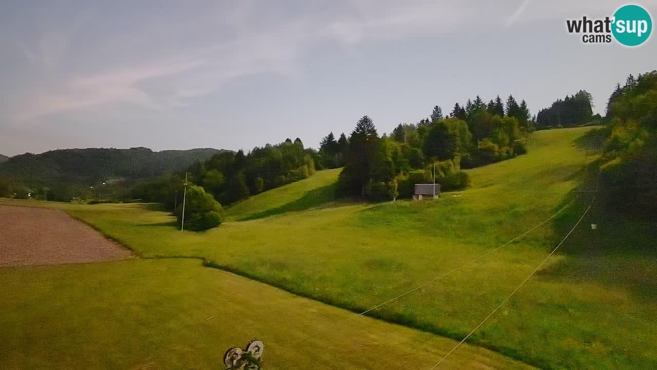 Spletna kamera Smučišče Senožeta – smučarsko središče v Srednji vasi pri Bohinju