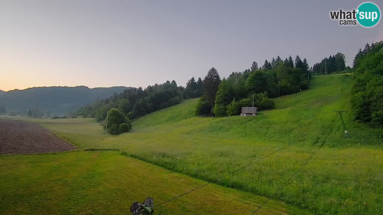 Spletna kamera Smučišče Senožeta – smučarsko središče v Srednji vasi pri Bohinju