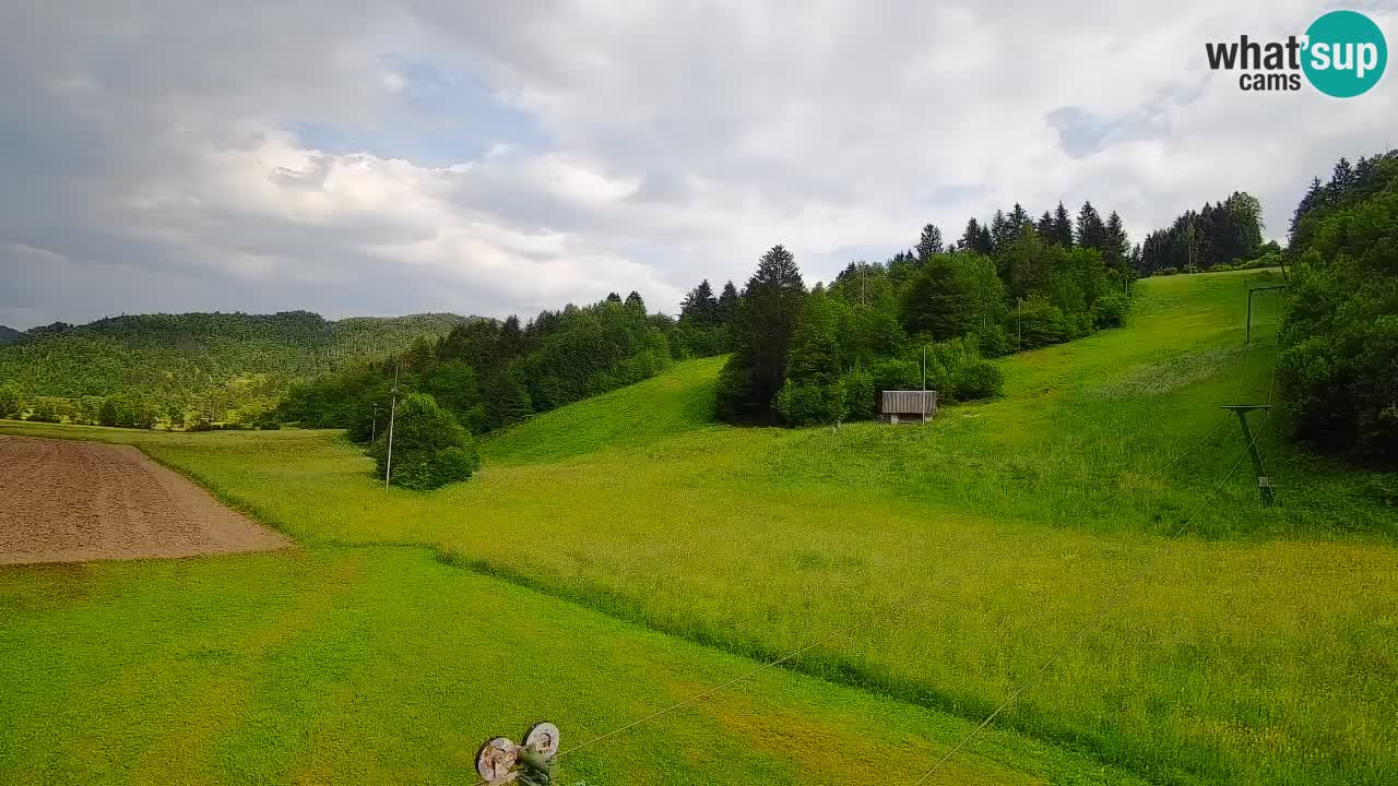 Spletna kamera Smučišče Senožeta – smučarsko središče v Srednji vasi pri Bohinju