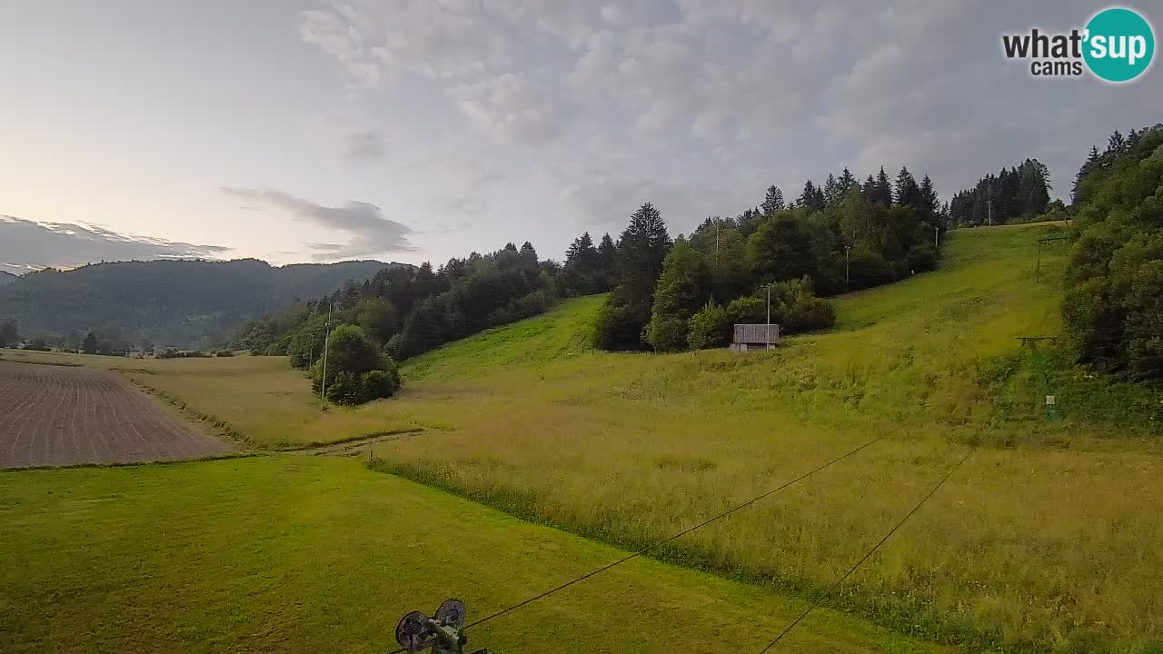 Spletna kamera Smučišče Senožeta – smučarsko središče v Srednji vasi pri Bohinju
