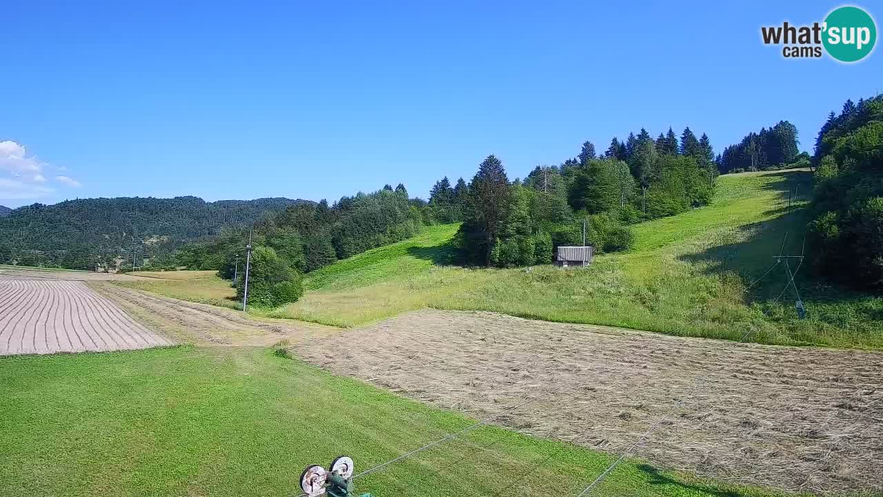 Spletna kamera Smučišče Senožeta – smučarsko središče v Srednji vasi pri Bohinju