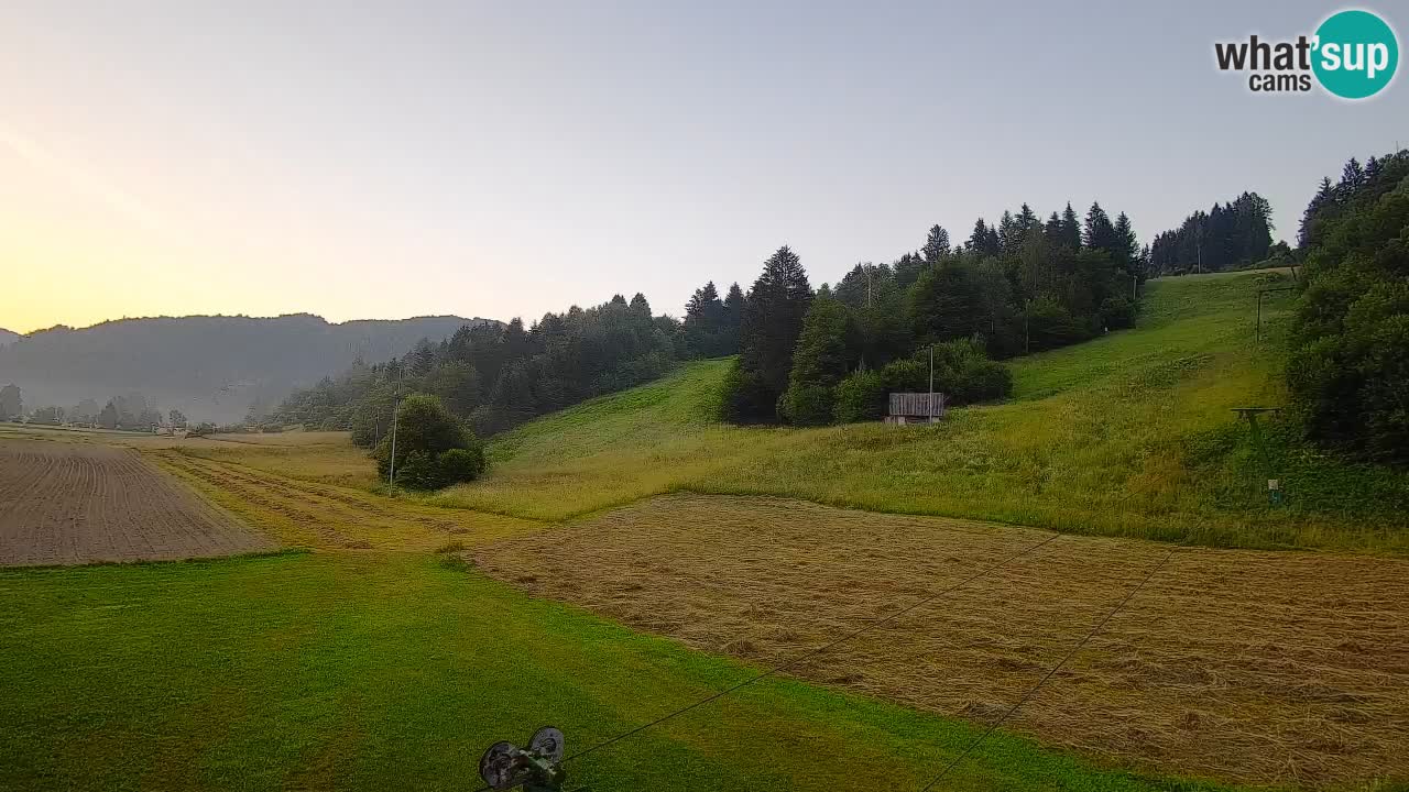 Spletna kamera Smučišče Senožeta – smučarsko središče v Srednji vasi pri Bohinju