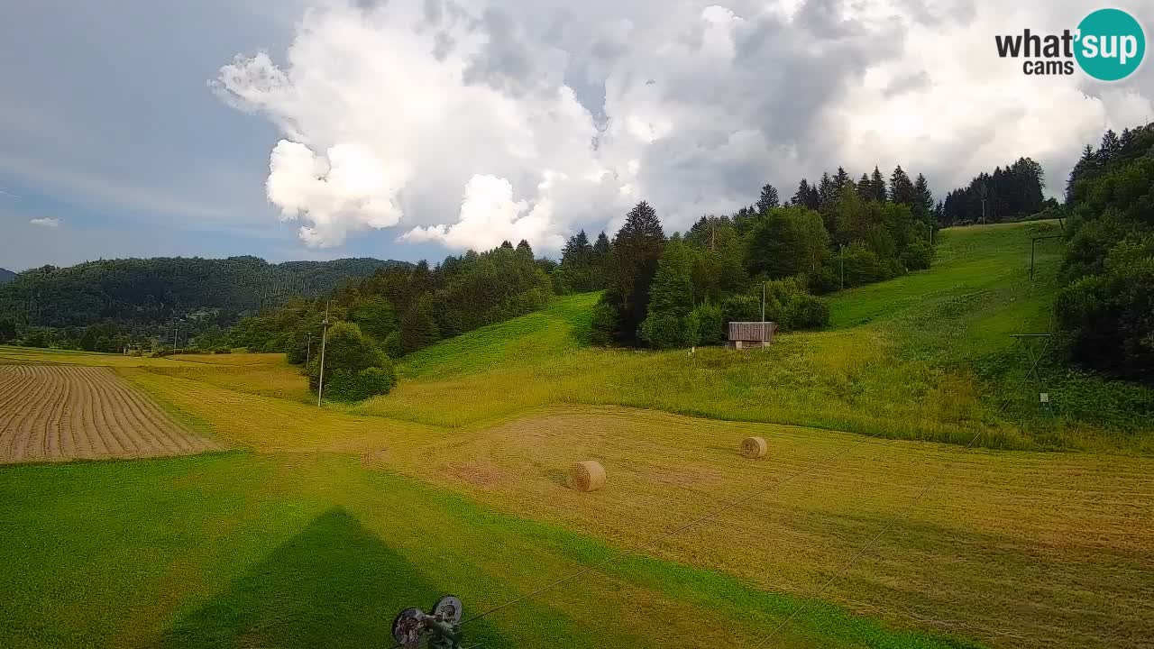 Spletna kamera Smučišče Senožeta – smučarsko središče v Srednji vasi pri Bohinju