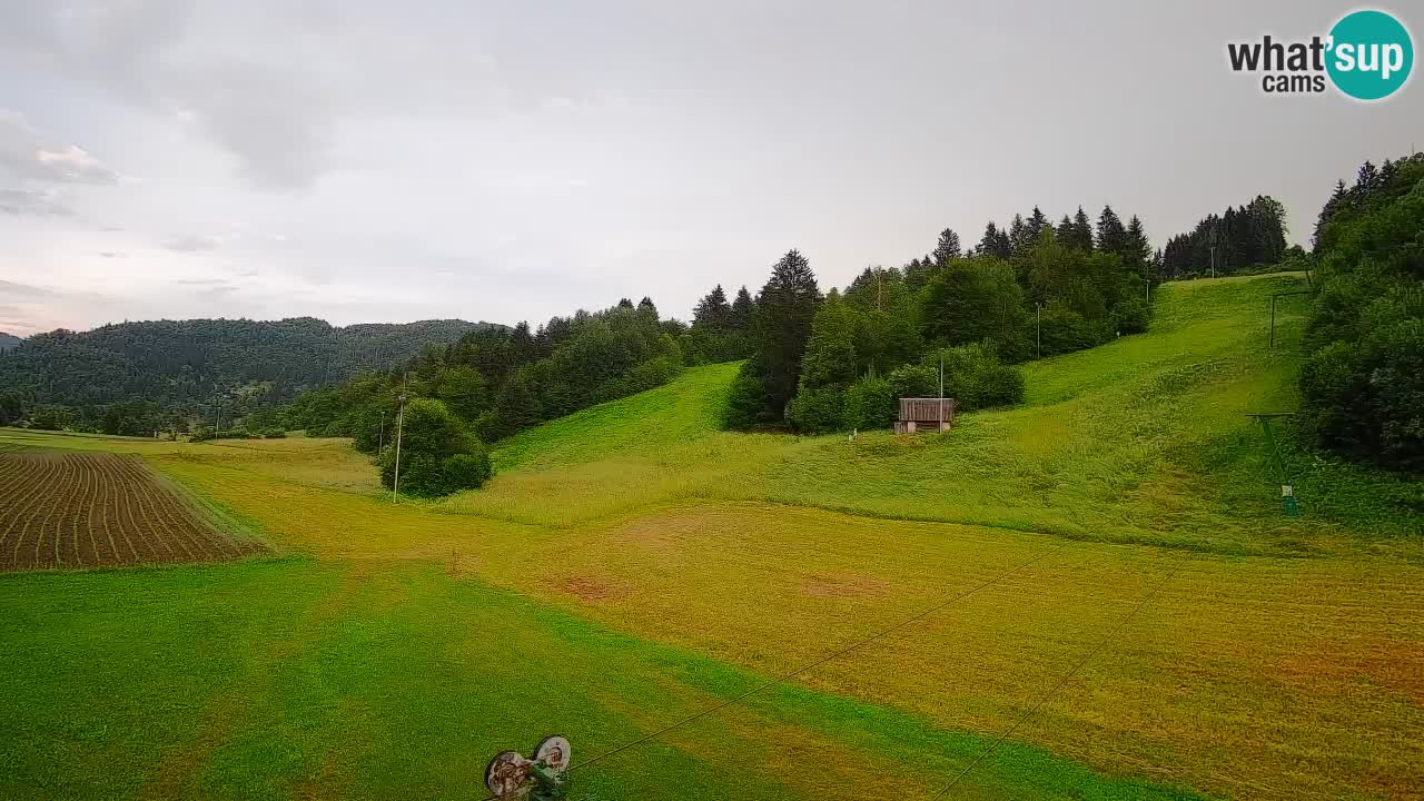 Spletna kamera Smučišče Senožeta – smučarsko središče v Srednji vasi pri Bohinju