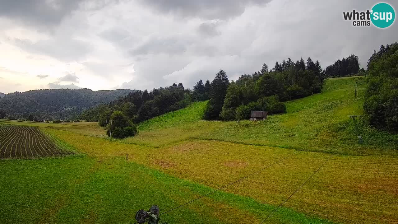 Spletna kamera Smučišče Senožeta – smučarsko središče v Srednji vasi pri Bohinju