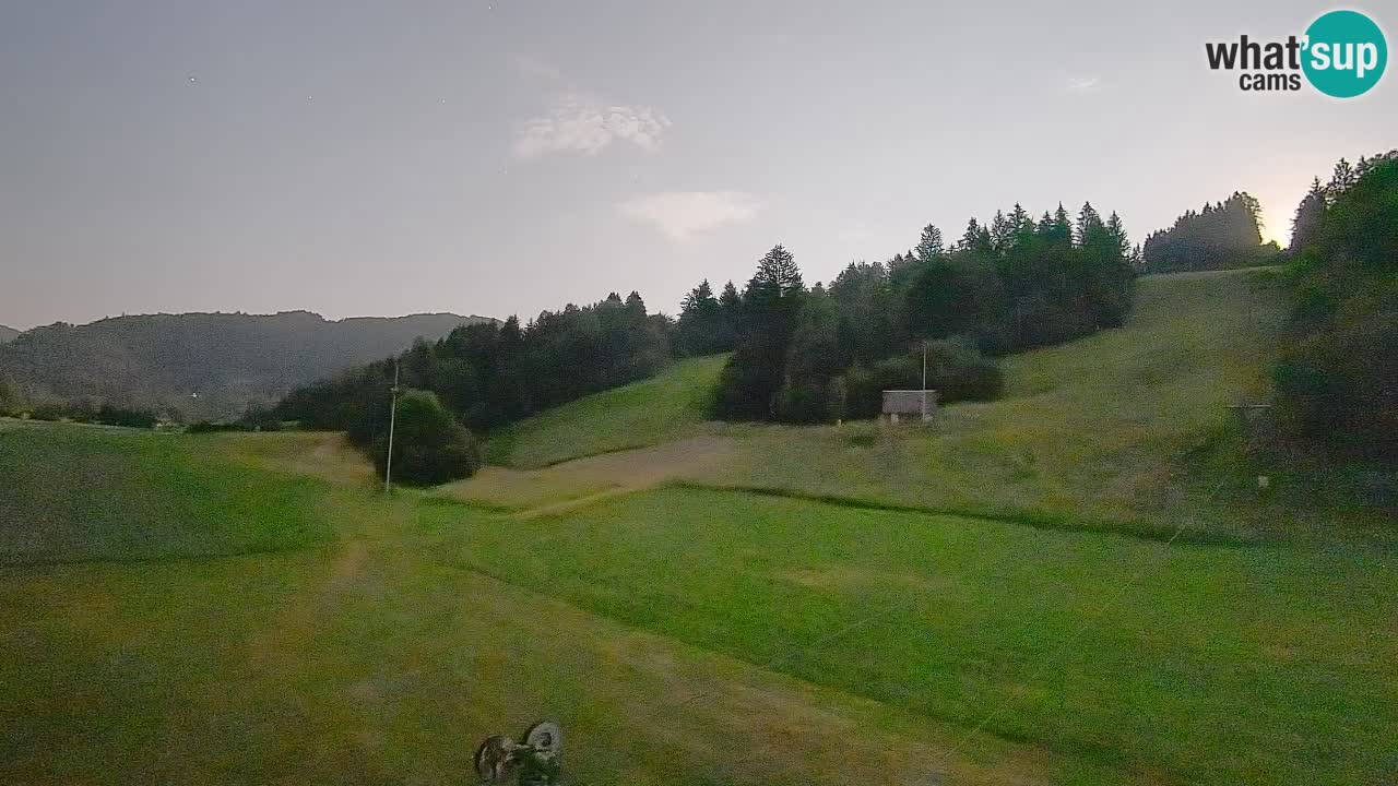 Spletna kamera Smučišče Senožeta – smučarsko središče v Srednji vasi pri Bohinju