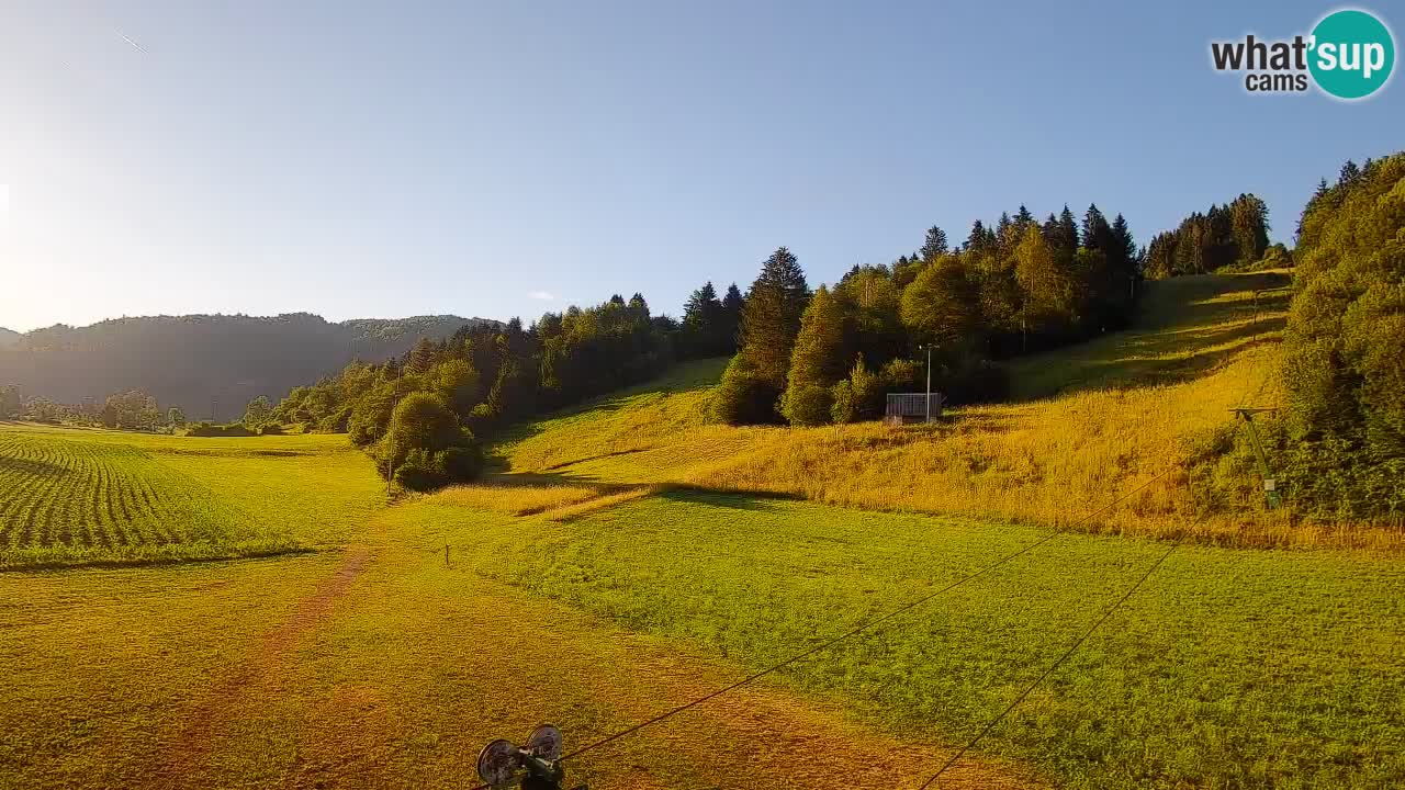 Spletna kamera Smučišče Senožeta – smučarsko središče v Srednji vasi pri Bohinju