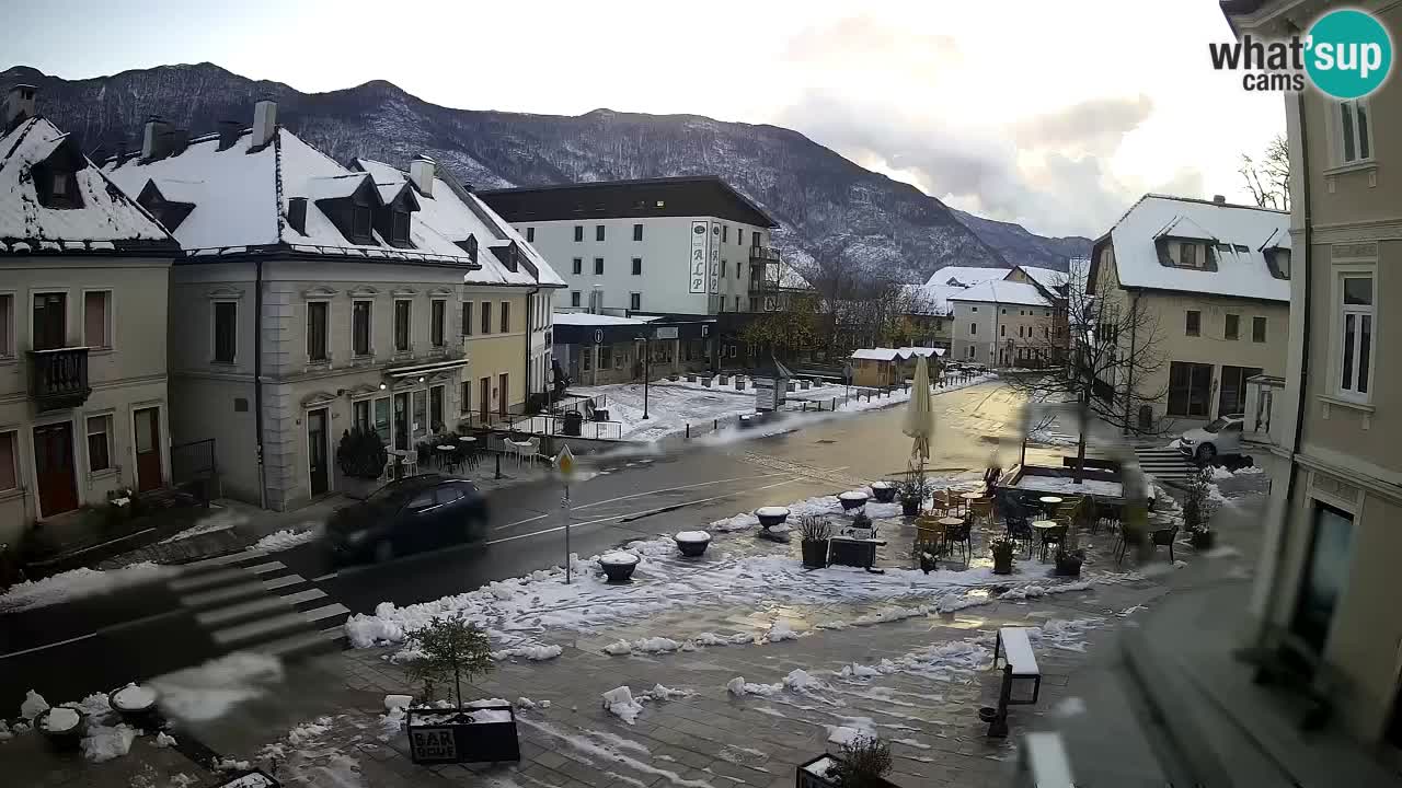 Piazza centrale a Plezzo