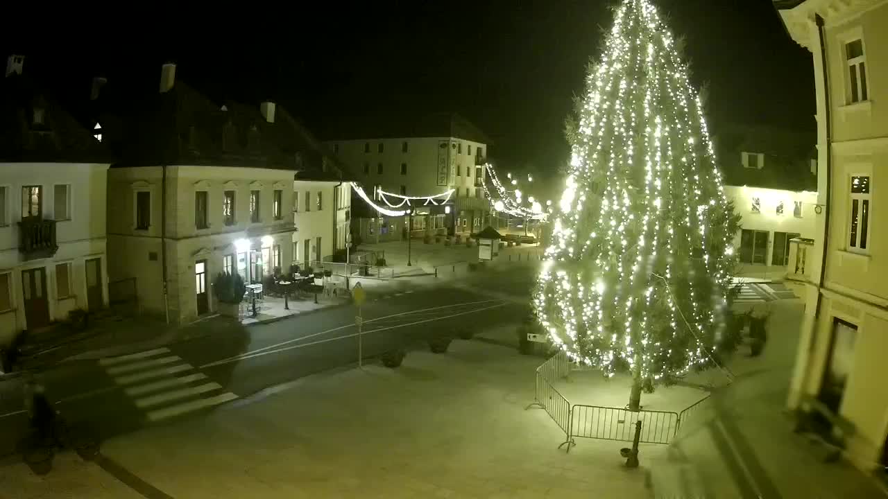 Piazza centrale a Plezzo