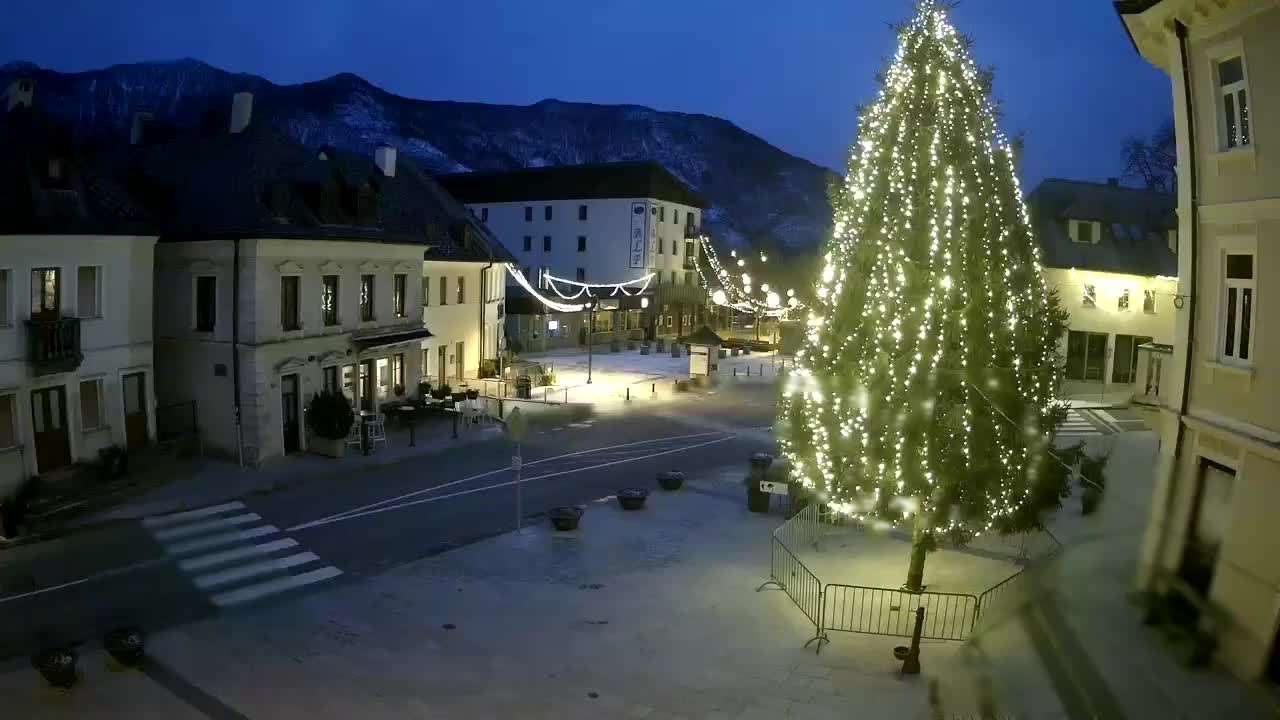 Place centrale à Bovec