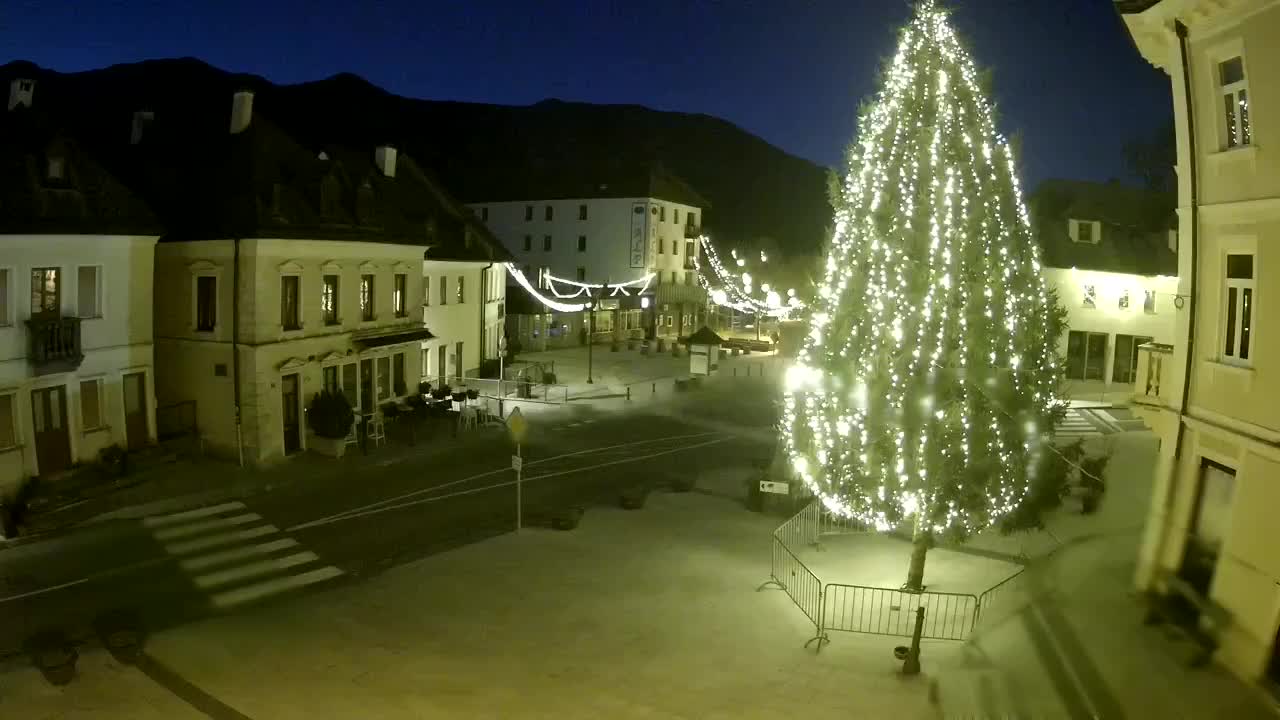 Place centrale à Bovec