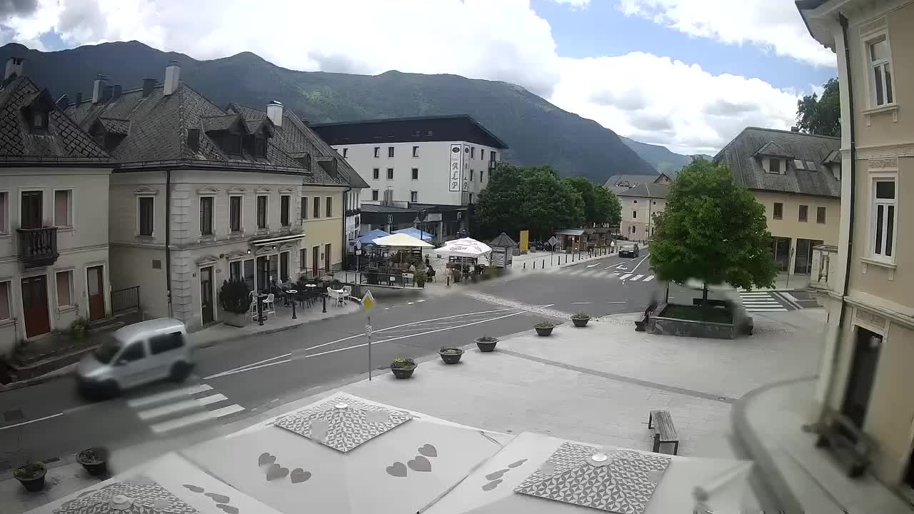 Place centrale à Bovec