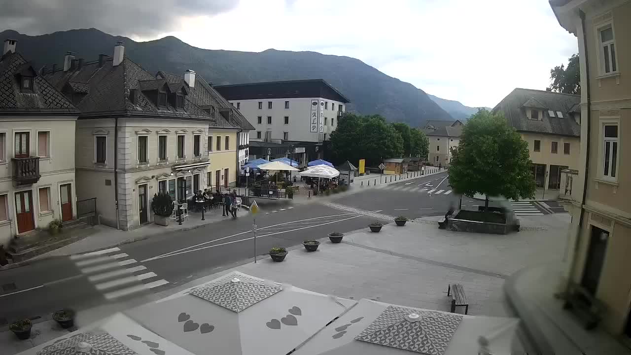 Piazza centrale a Plezzo