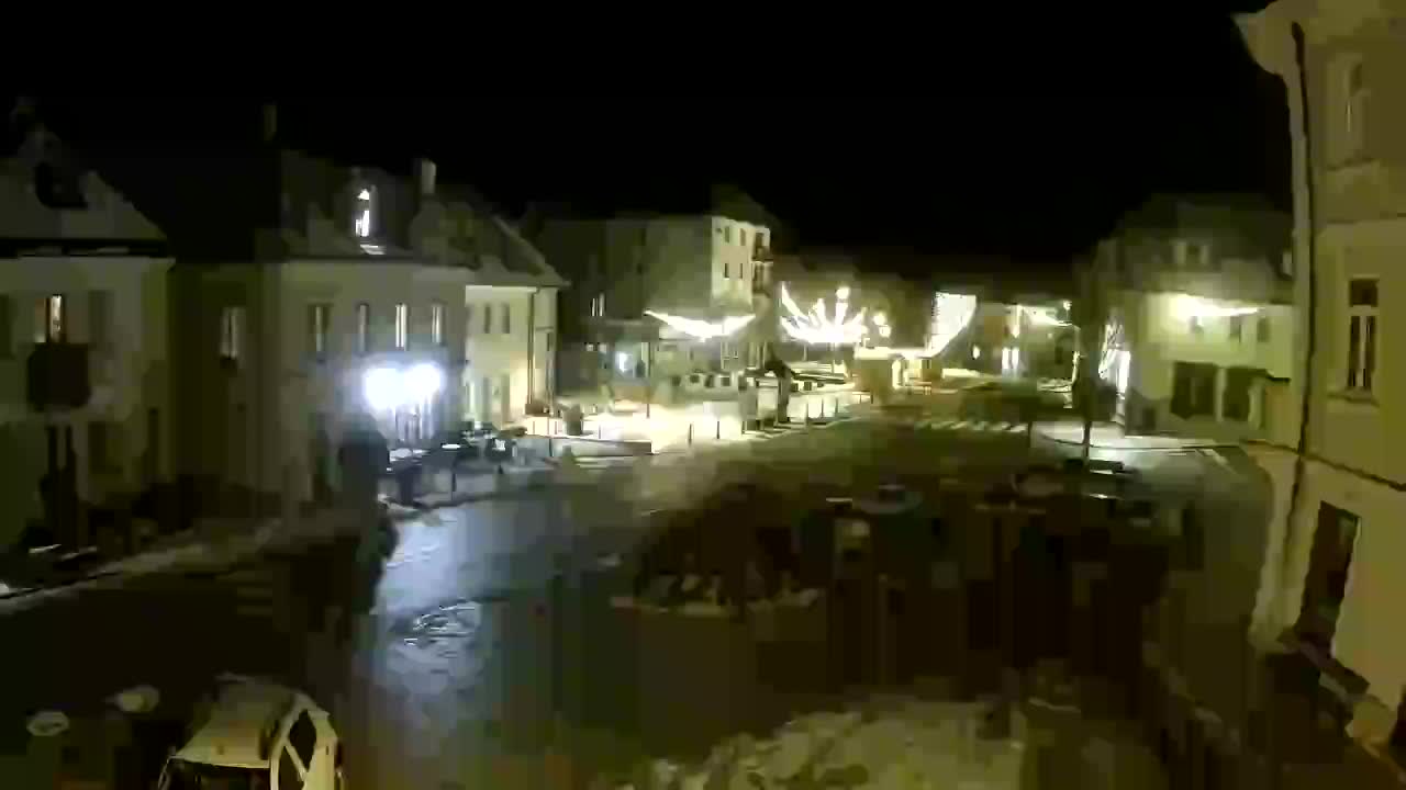 Piazza centrale a Plezzo