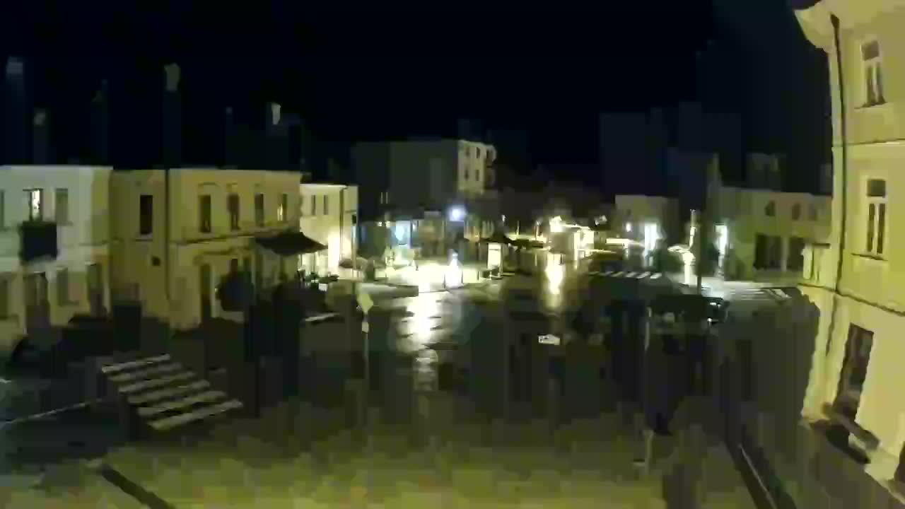 Piazza centrale a Plezzo