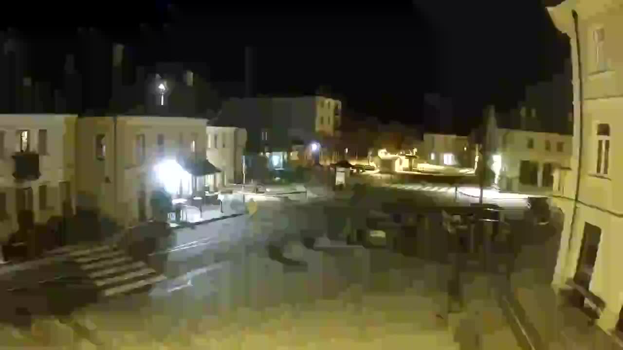 Piazza centrale a Plezzo