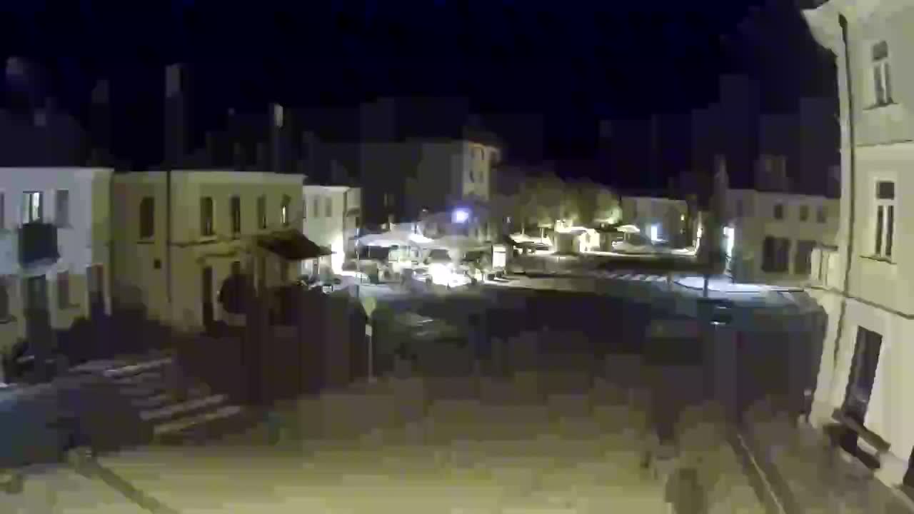 Piazza centrale a Plezzo