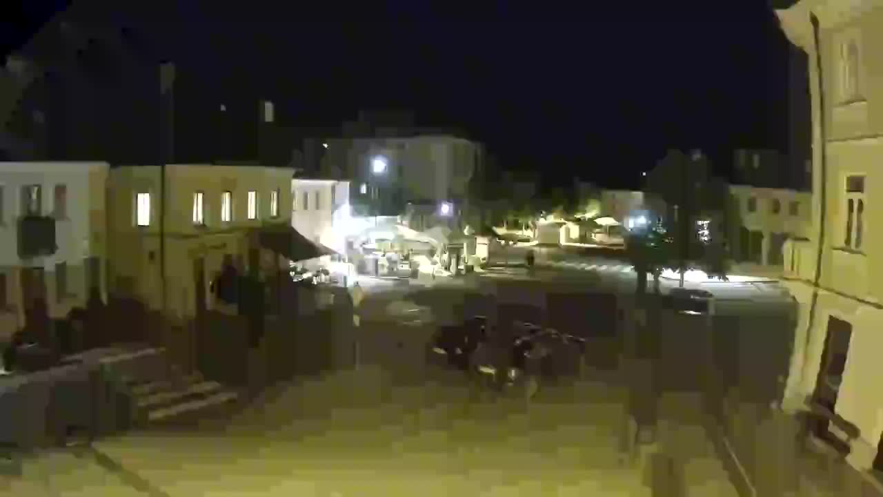 Piazza centrale a Plezzo