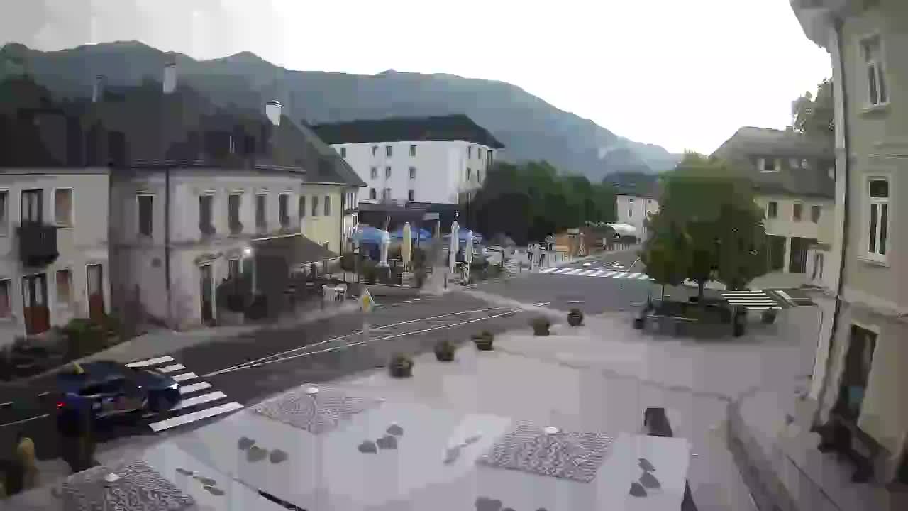 Piazza centrale a Plezzo