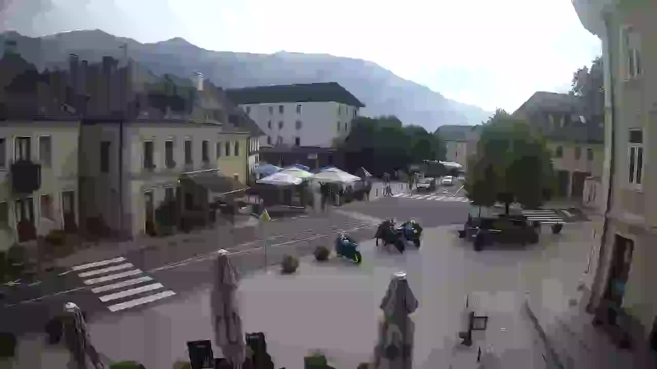 Piazza centrale a Plezzo