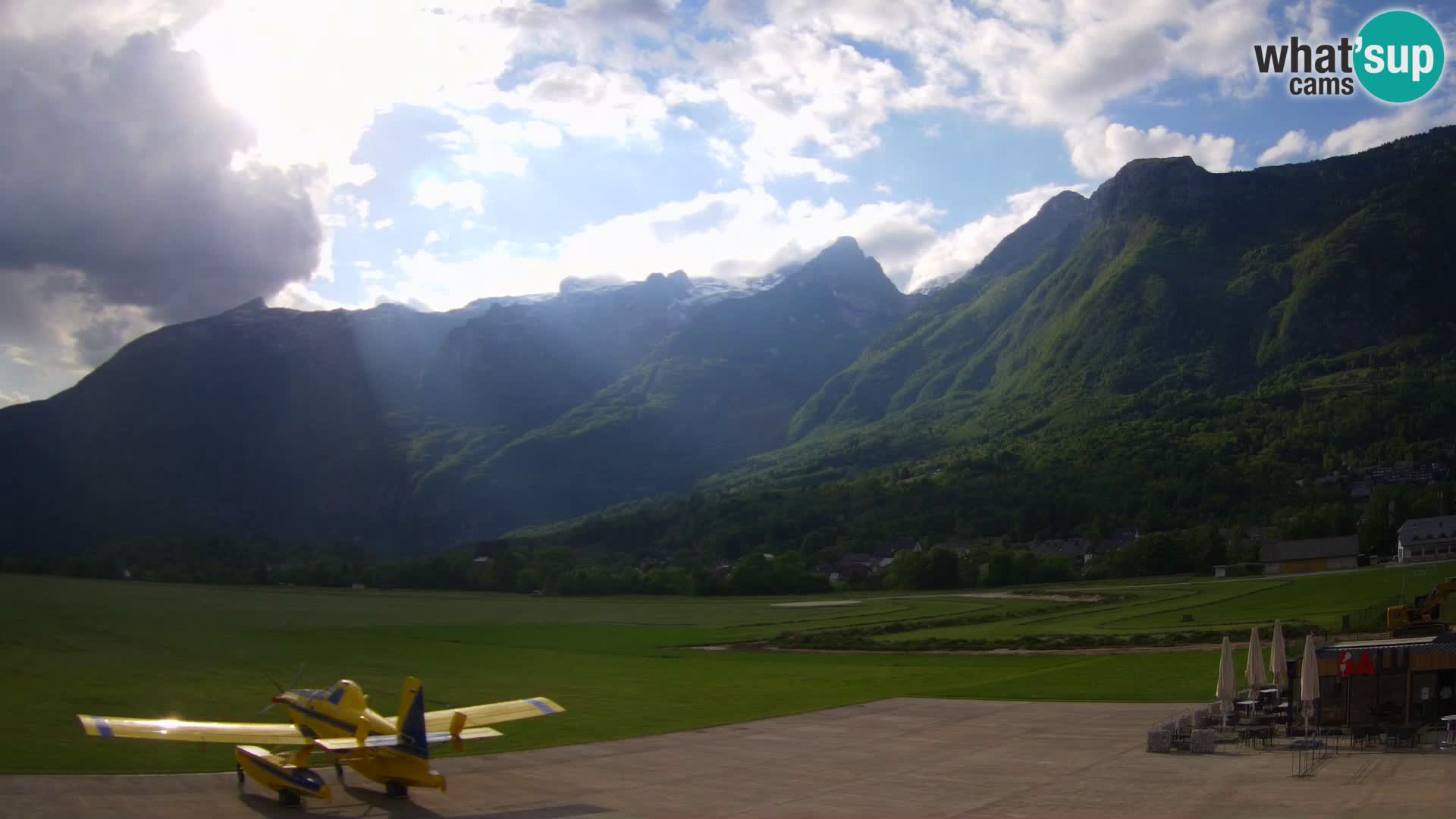 Live webcam Bovec airport – View to Kanin