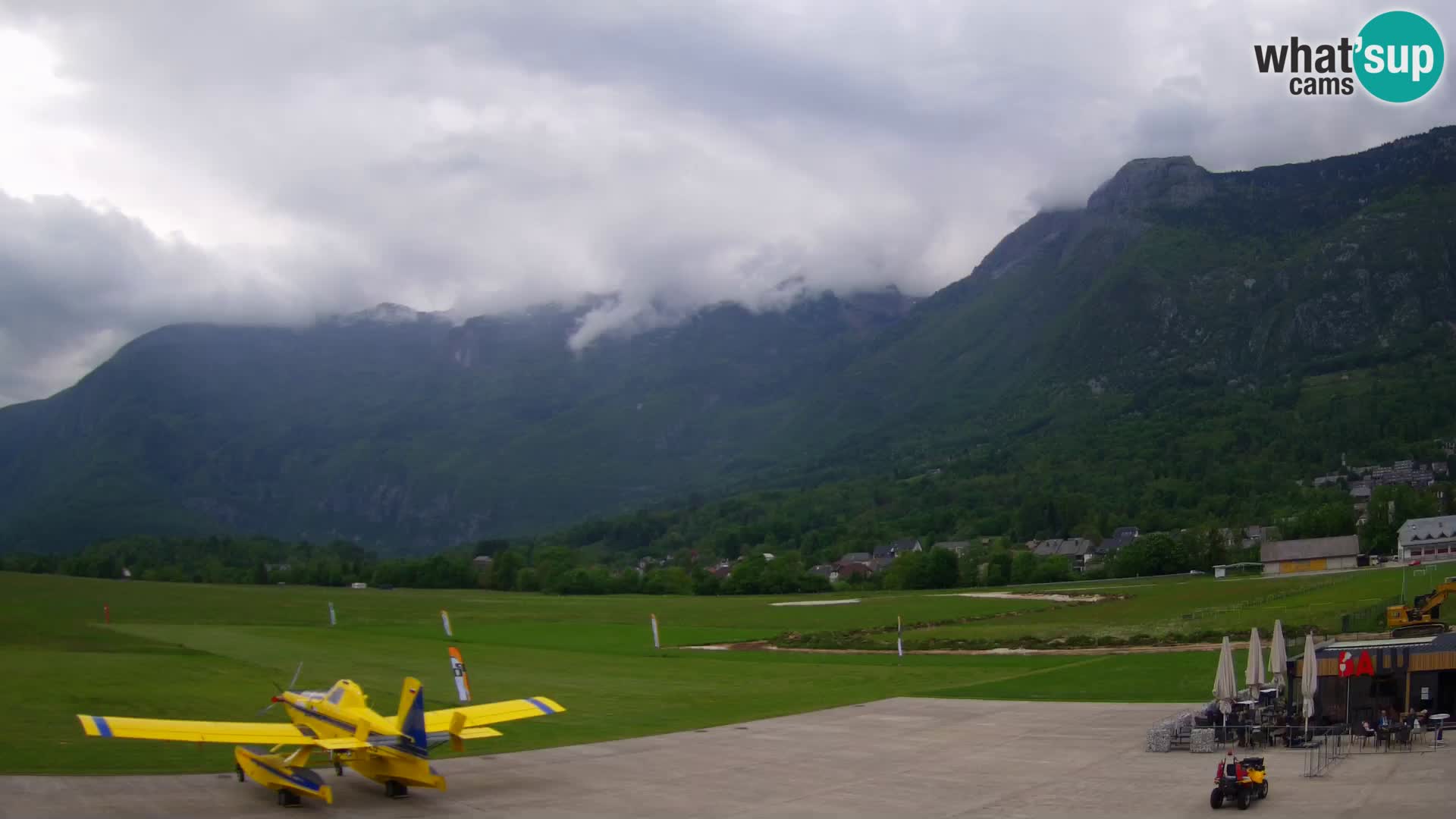 Spletna kamera letališče Bovec – pogled proti Kaninu