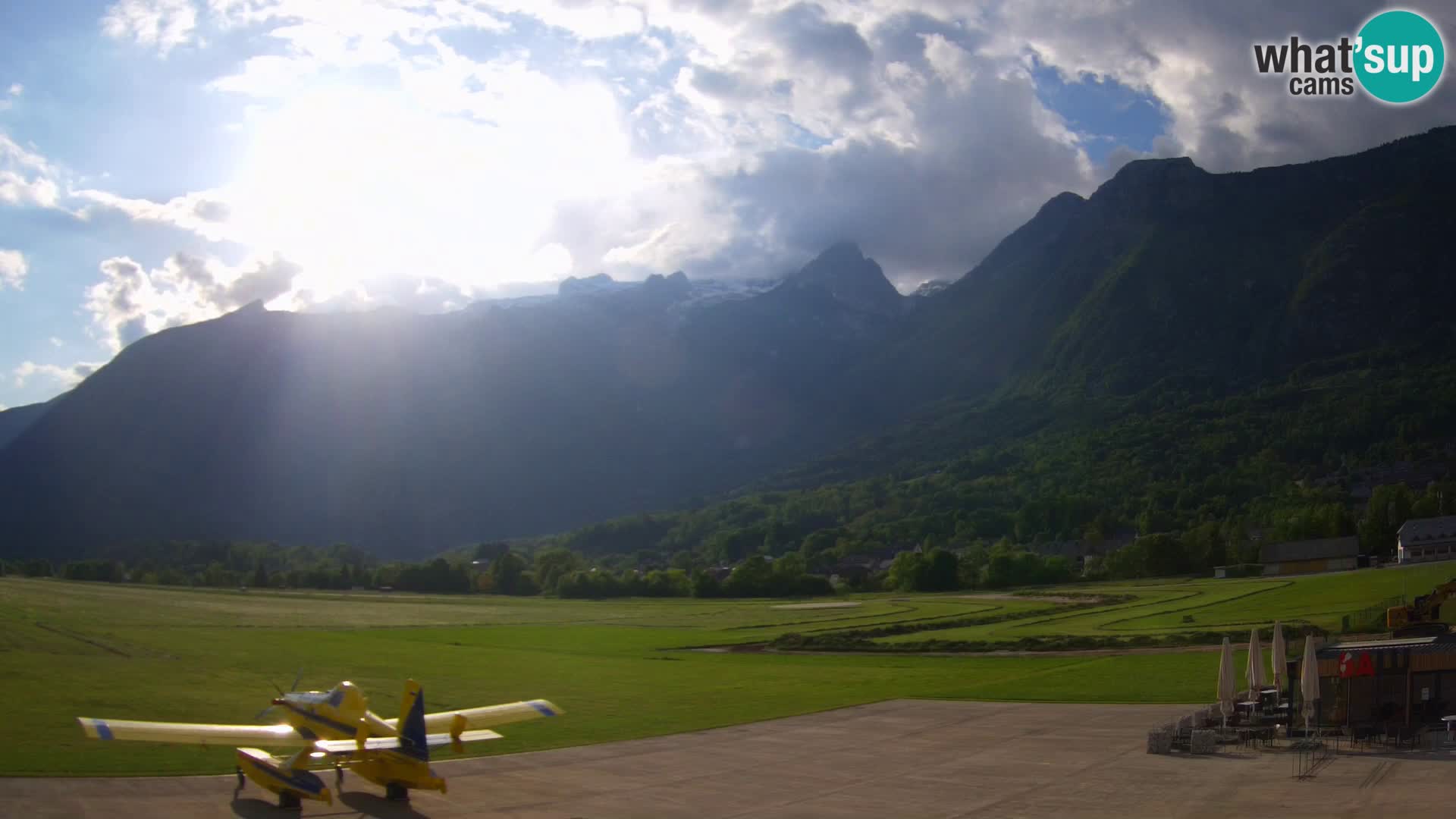 Live webcam Bovec airport – View to Kanin