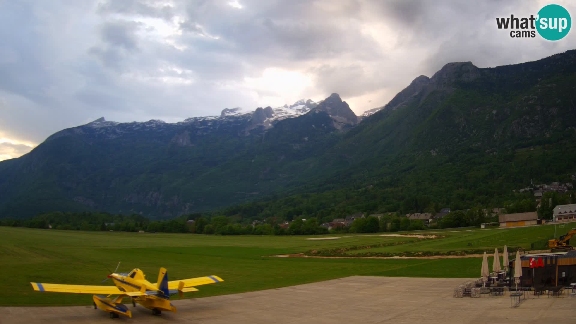 Live webcam Bovec airport – View to Kanin