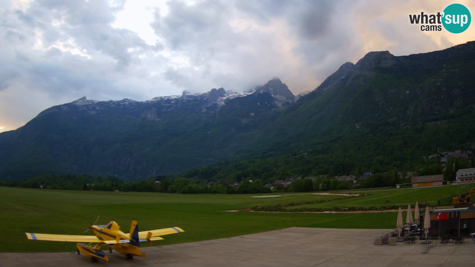 Live webcam Bovec airport – View to Kanin