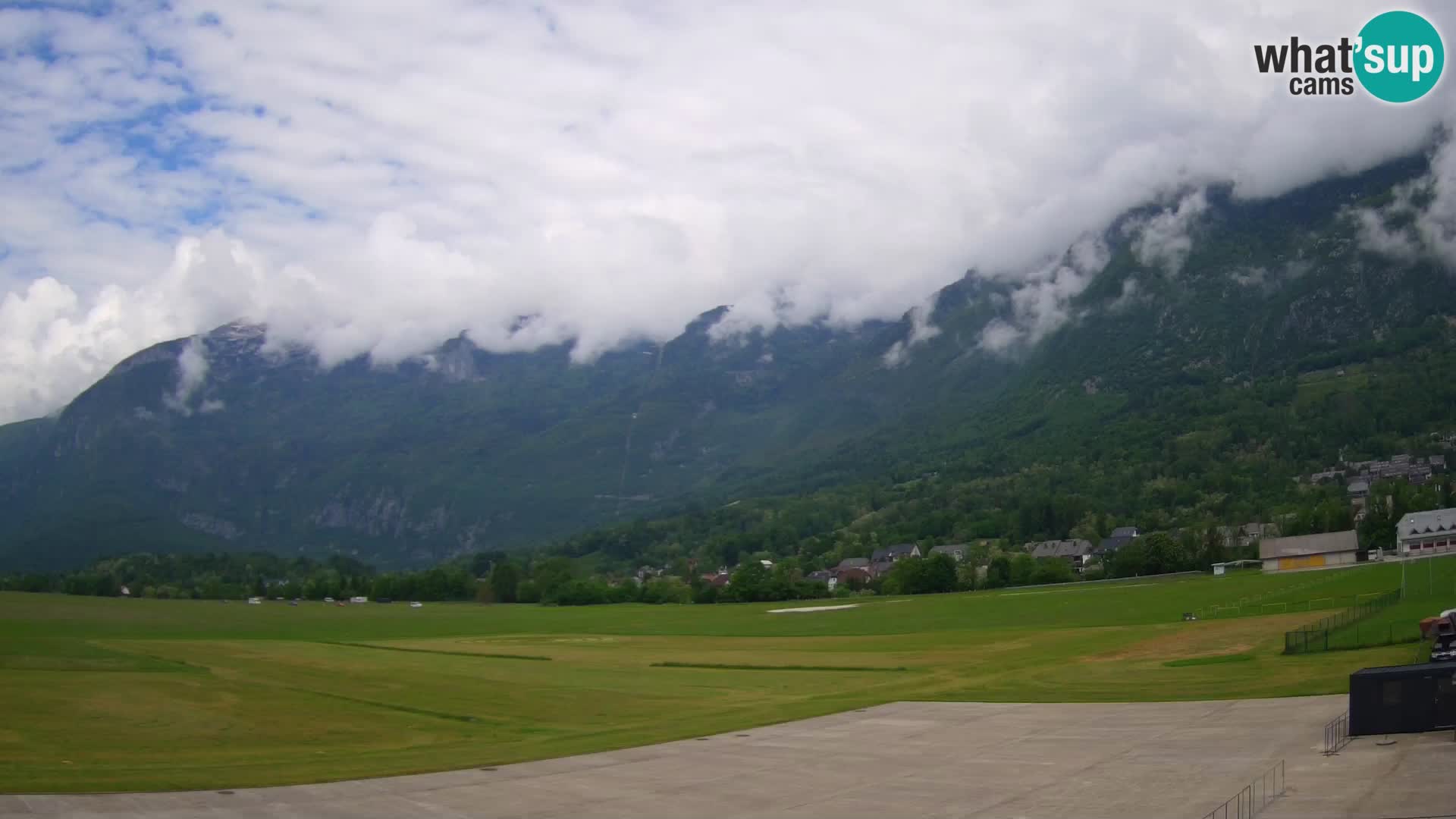 Webcam en direct Aéroport de Bovec – Vue sur Kanin