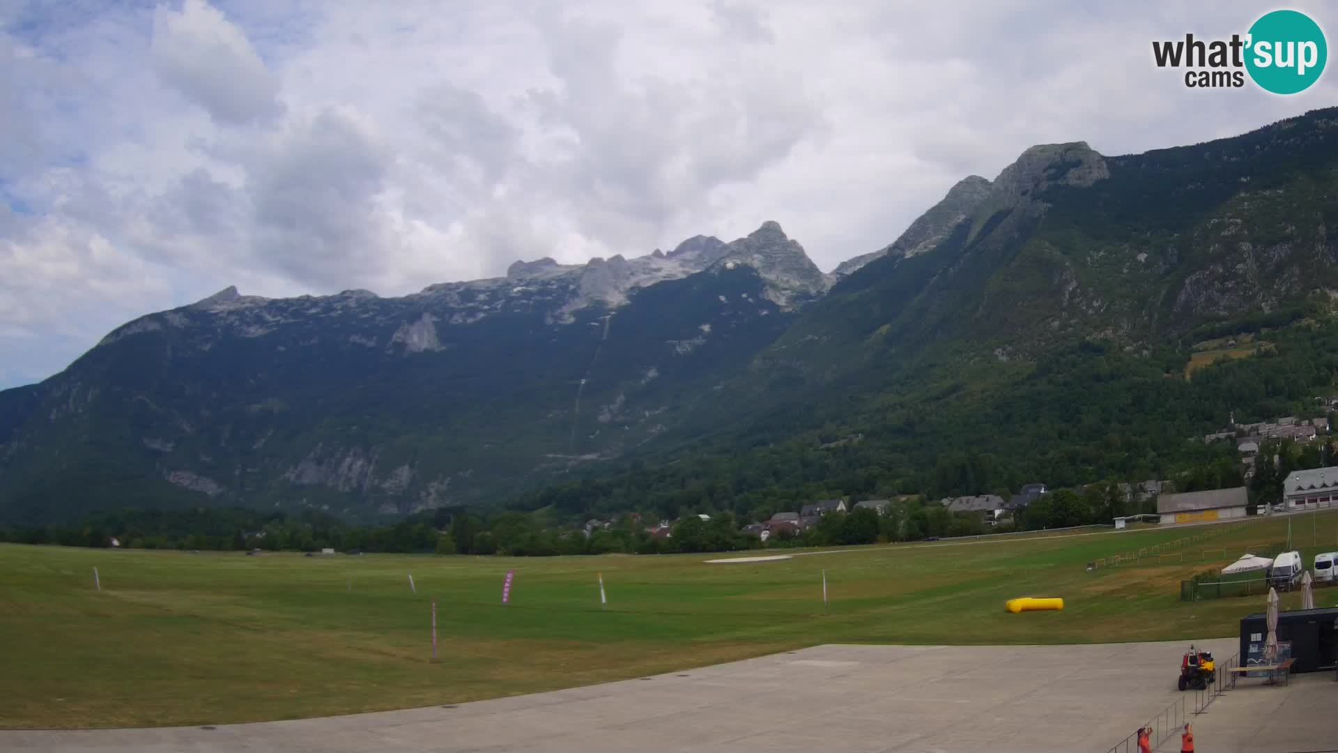 Cámara web en vivo Aeropuerto de Bovec – Vista a Kanin