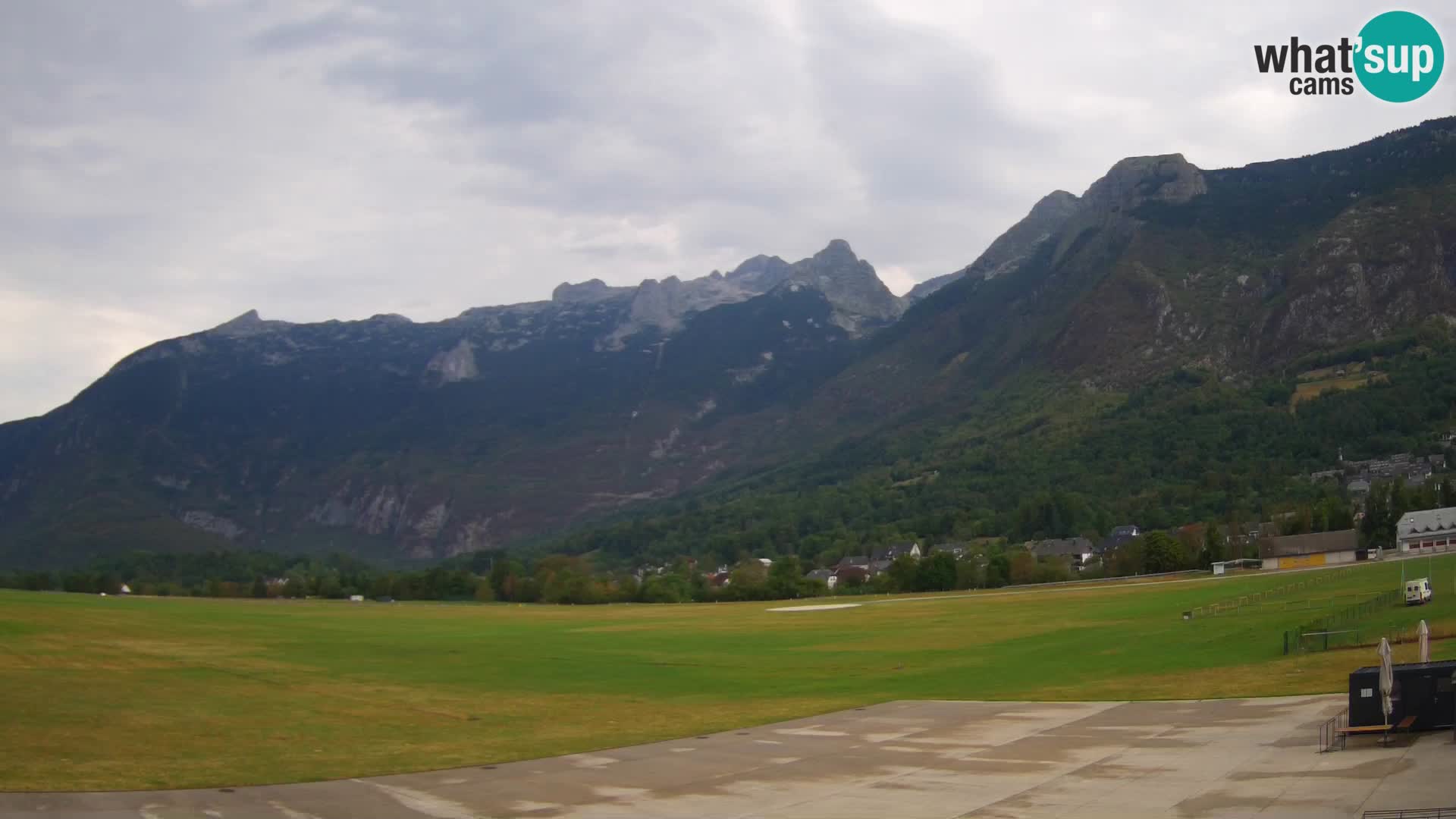 Live webcam Bovec airport – View to Kanin