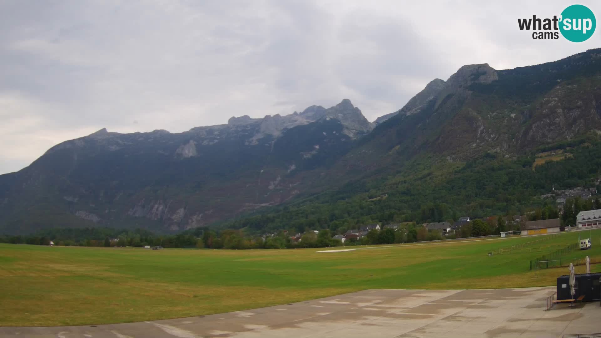 Cámara web en vivo Aeropuerto de Bovec – Vista a Kanin