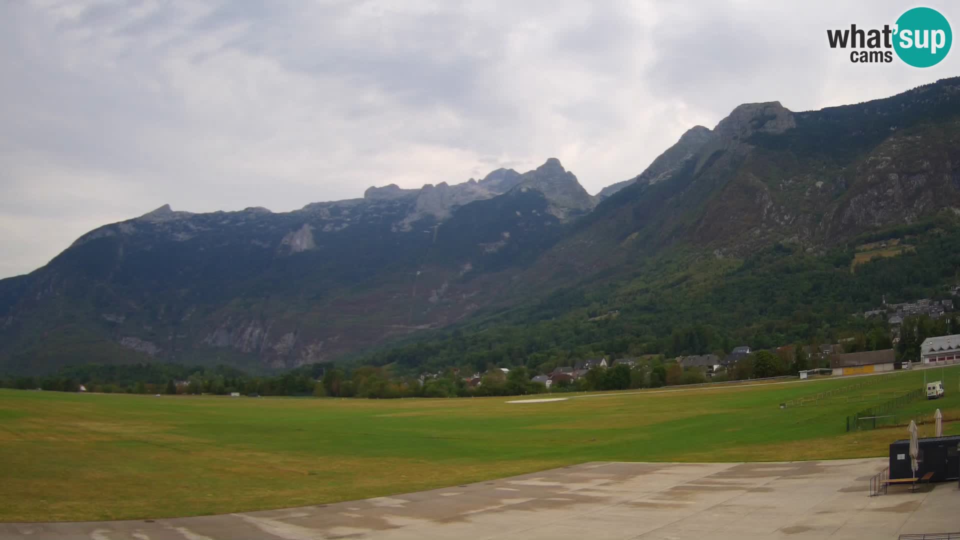 Cámara web en vivo Aeropuerto de Bovec – Vista a Kanin