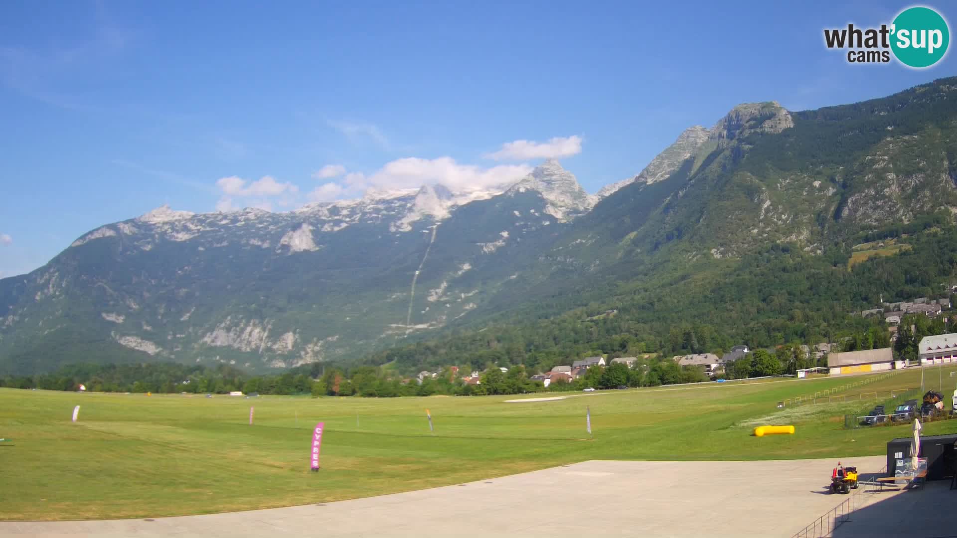 Live webcam Bovec airport – View to Kanin