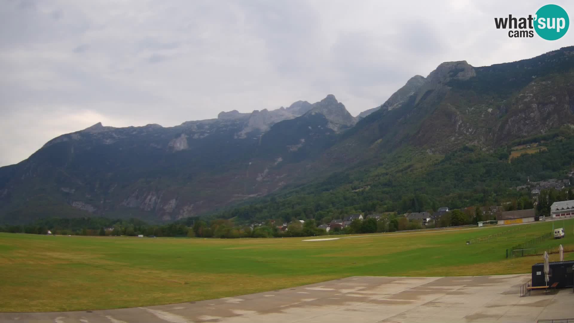 Cámara web en vivo Aeropuerto de Bovec – Vista a Kanin