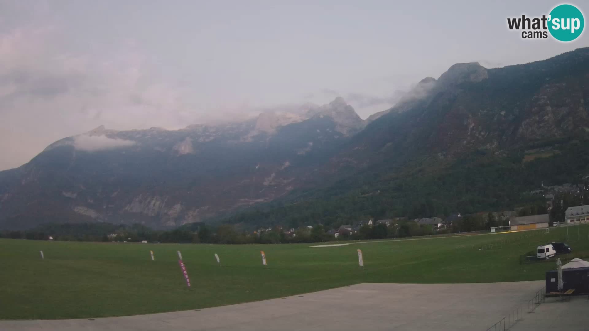 Cámara web en vivo Aeropuerto de Bovec – Vista a Kanin