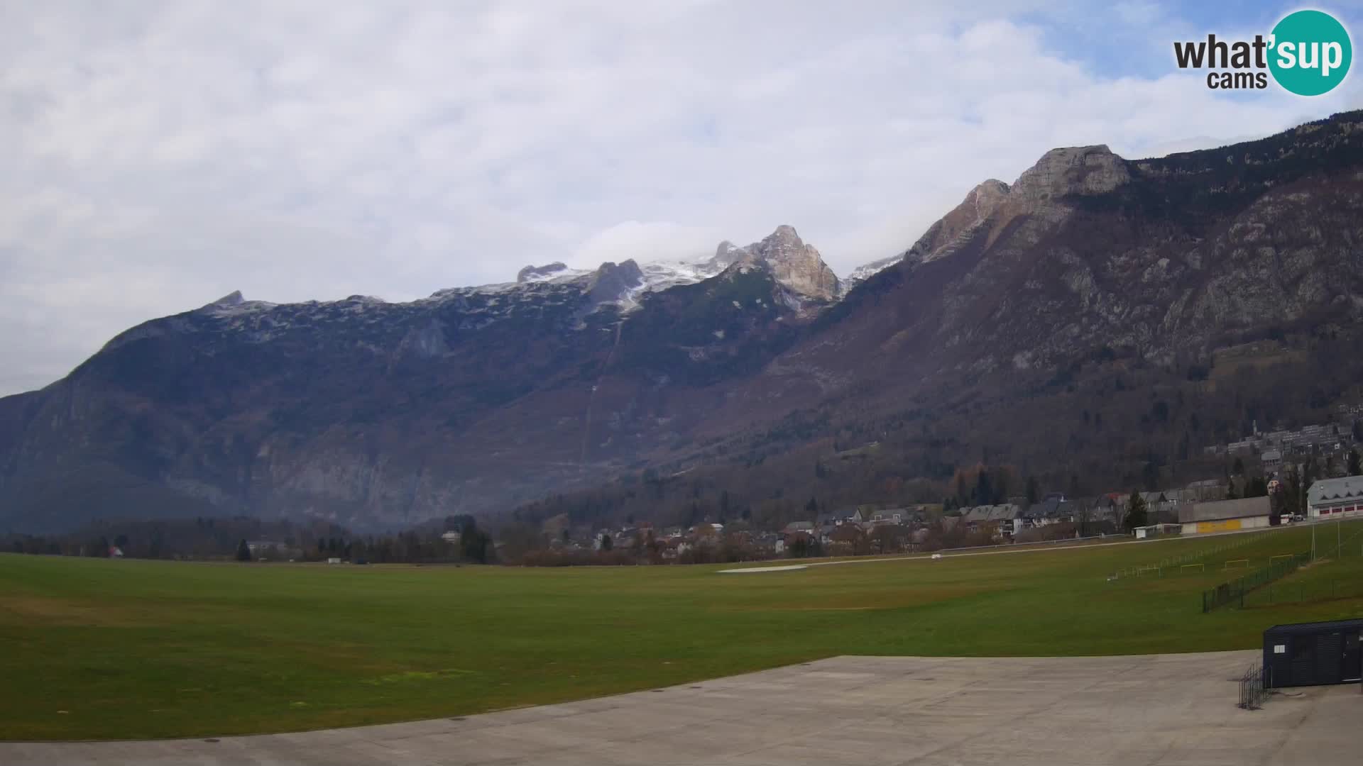 Cámara web en vivo Aeropuerto de Bovec – Vista a Kanin