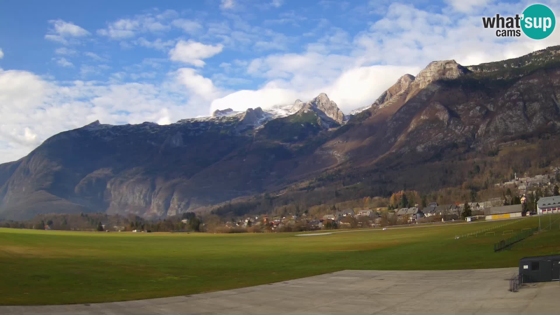 Cámara web en vivo Aeropuerto de Bovec – Vista a Kanin